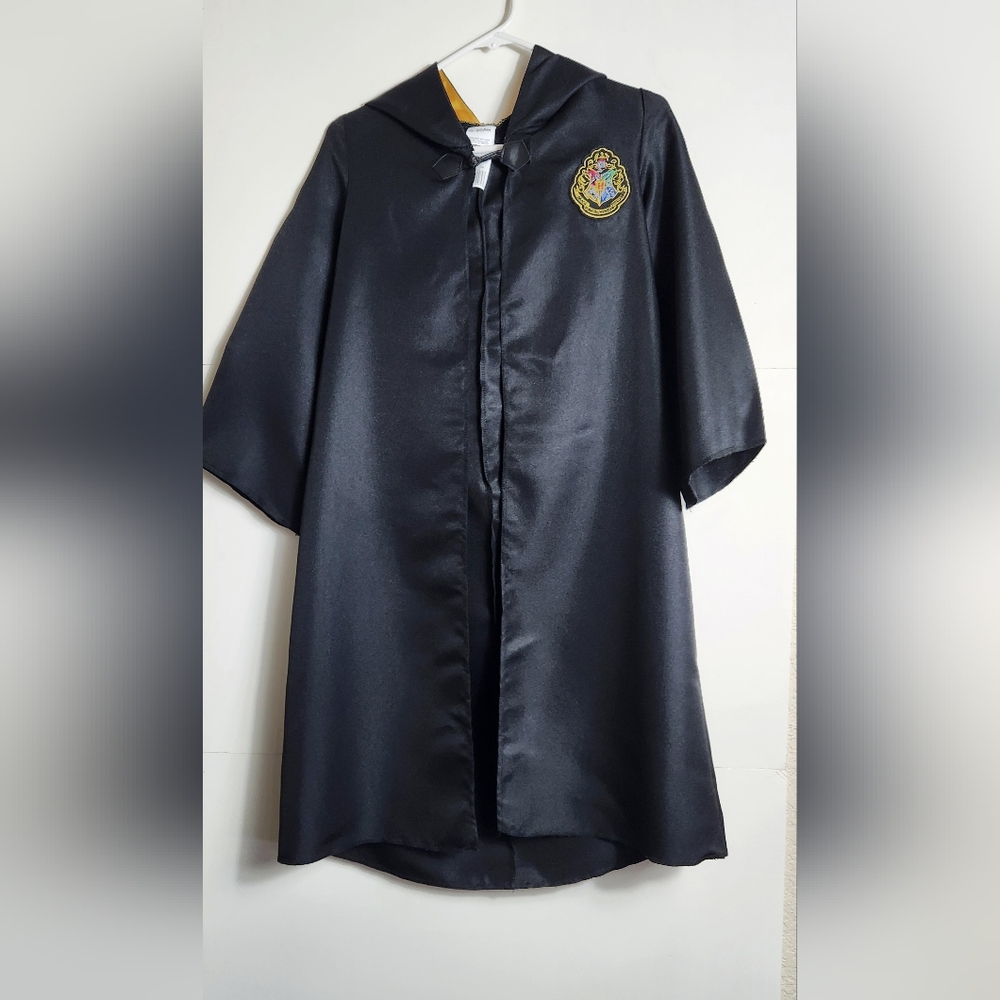 💚Disguise/ Target Harry Potter Hufflepuff Cloak And Light Up Wand Size: 7 +